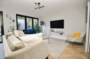 Photo 13- click for photo gallery